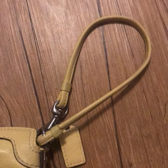 Coach wristlet - Picture 4 of 10